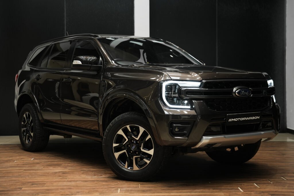 FORD ENDEAVOUR 2 LITRE TITANIUM PLUS - Motor Wagon